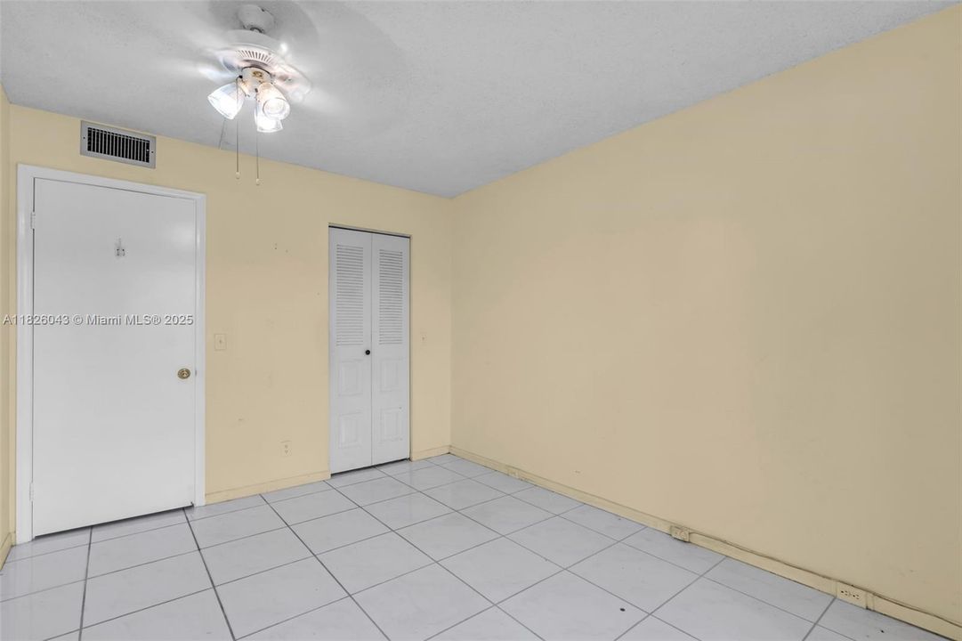 Vendido Recientemente: $119,900 (2 camas, 1 baños, 953 Pies cuadrados)