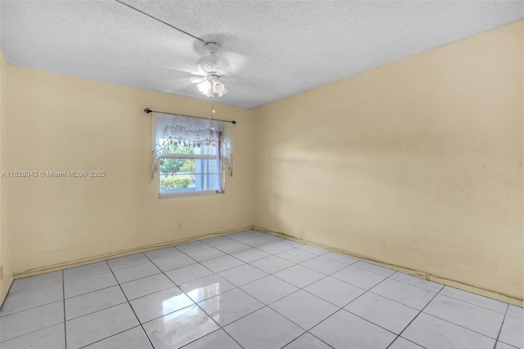 Vendido Recientemente: $119,900 (2 camas, 1 baños, 953 Pies cuadrados)