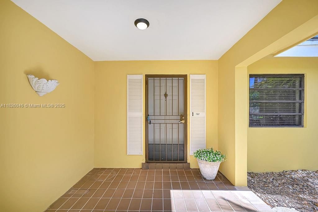 Vendido Recientemente: $1,390,000 (3 camas, 3 baños, 1586 Pies cuadrados)