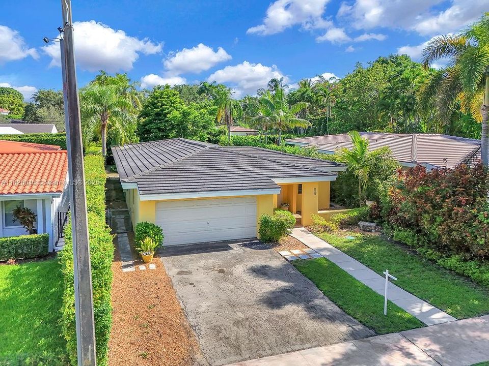 Vendido Recientemente: $1,390,000 (3 camas, 3 baños, 1586 Pies cuadrados)