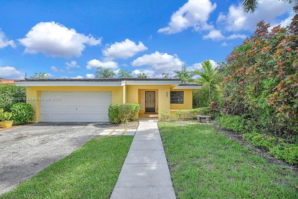 Vendido Recientemente: $1,390,000 (3 camas, 3 baños, 1586 Pies cuadrados)