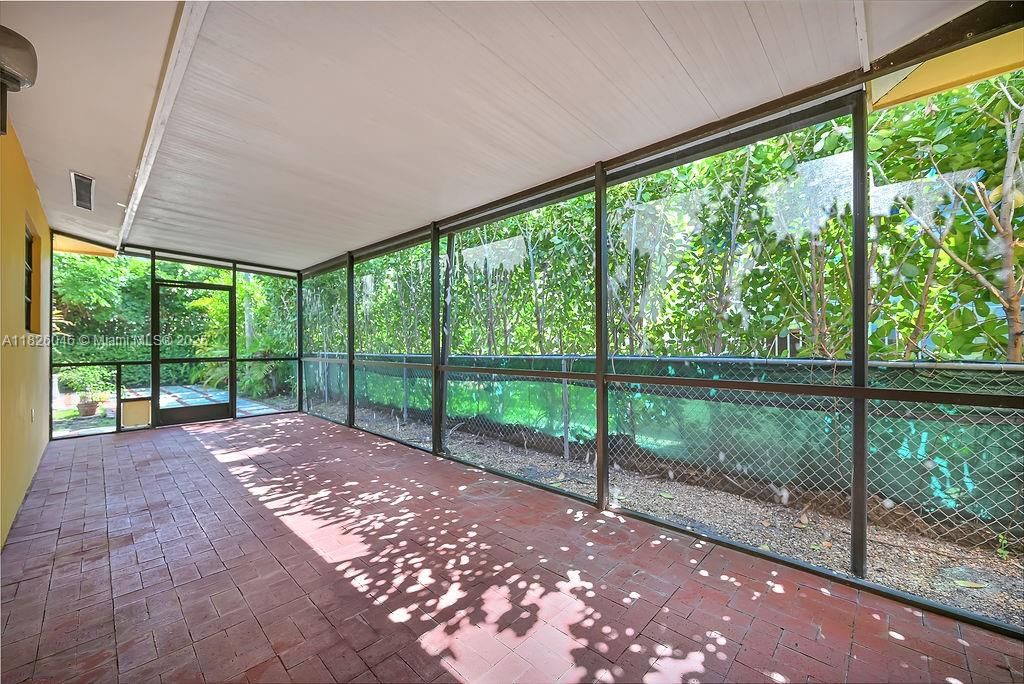 Vendido Recientemente: $1,390,000 (3 camas, 3 baños, 1586 Pies cuadrados)