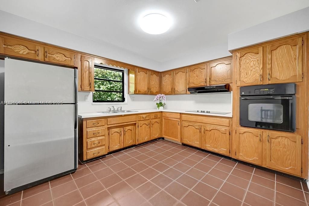 Vendido Recientemente: $1,390,000 (3 camas, 3 baños, 1586 Pies cuadrados)