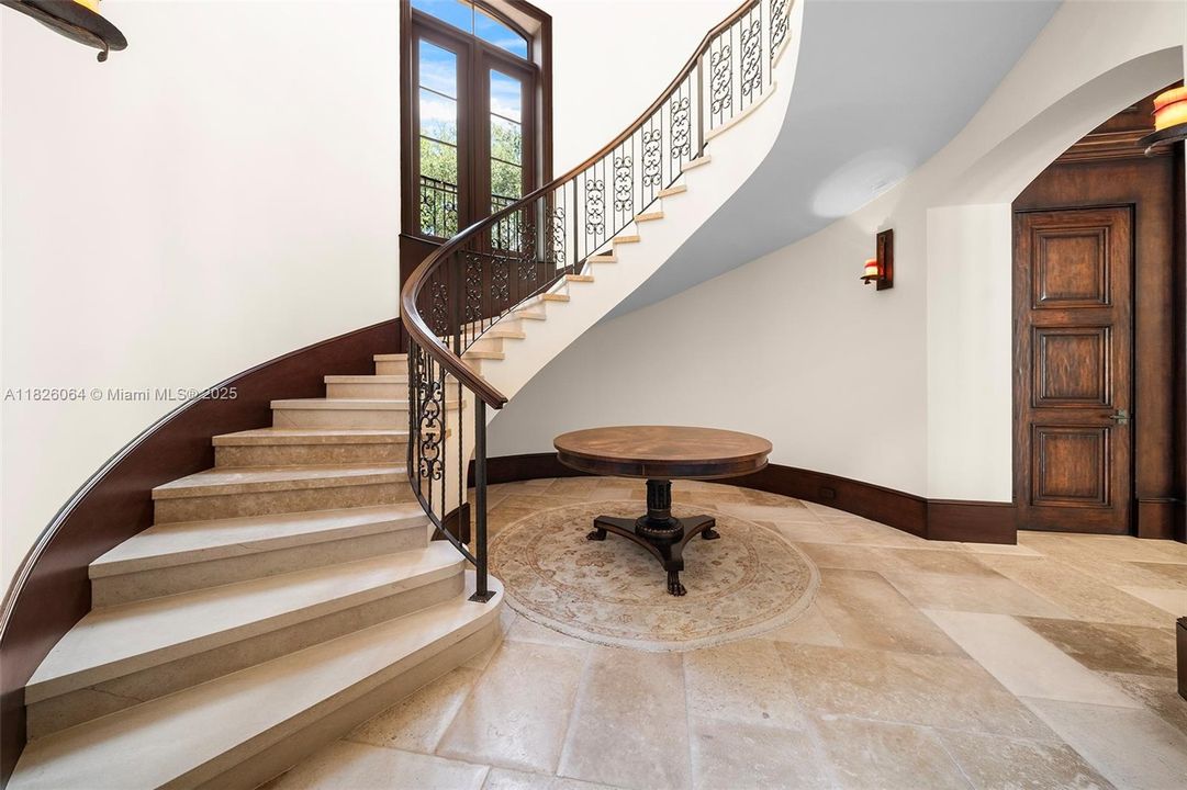 待售: $14,940,000 (7 贝兹, 6 浴室, 11493 平方英尺)