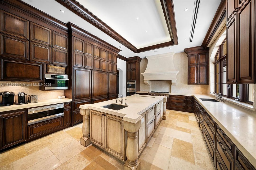 待售: $14,940,000 (7 贝兹, 6 浴室, 11493 平方英尺)