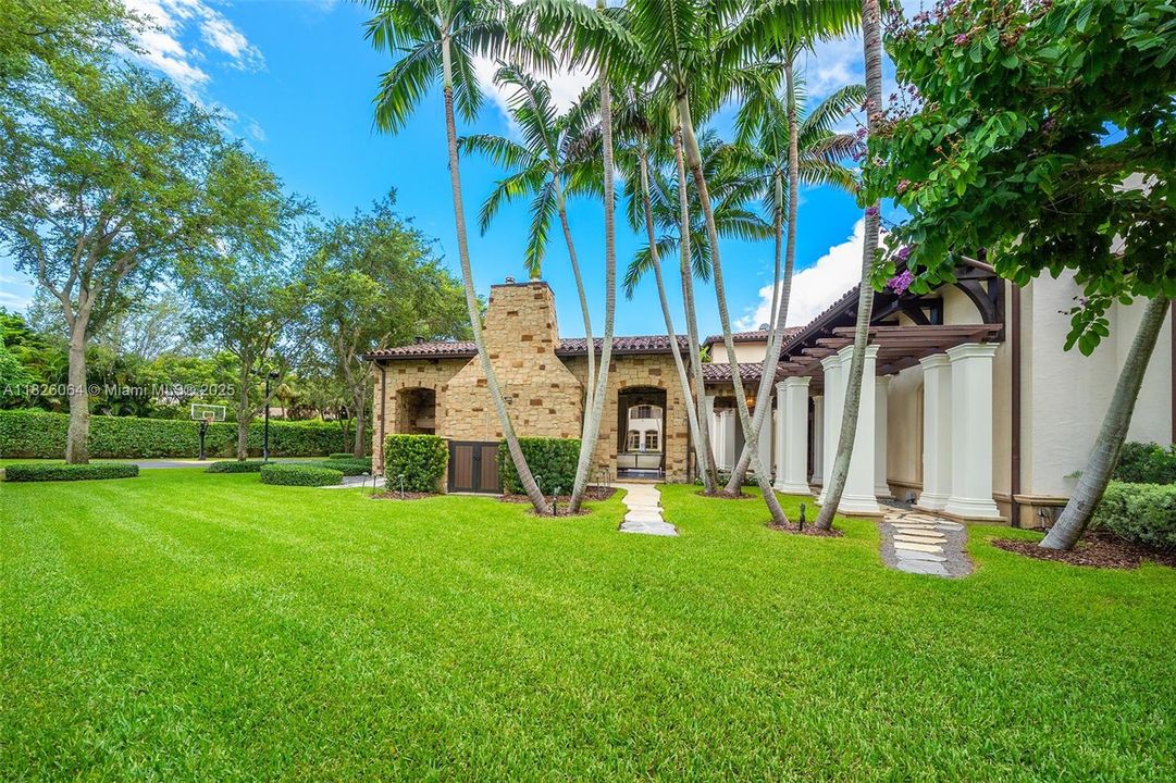 待售: $14,940,000 (7 贝兹, 6 浴室, 11493 平方英尺)