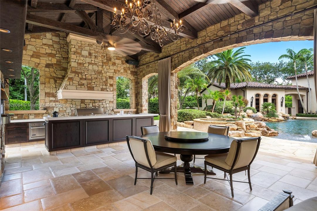 待售: $14,940,000 (7 贝兹, 6 浴室, 11493 平方英尺)