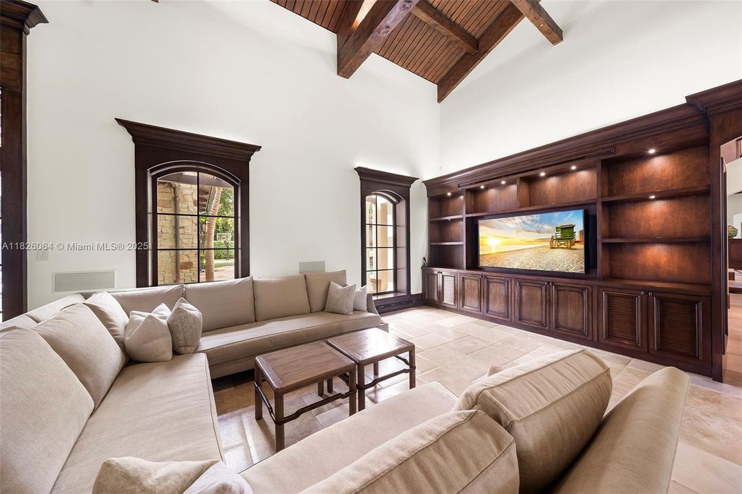 待售: $14,940,000 (7 贝兹, 6 浴室, 11493 平方英尺)