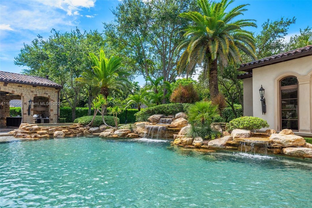 待售: $14,940,000 (7 贝兹, 6 浴室, 11493 平方英尺)