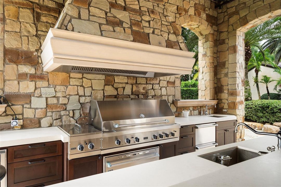 待售: $14,940,000 (7 贝兹, 6 浴室, 11493 平方英尺)