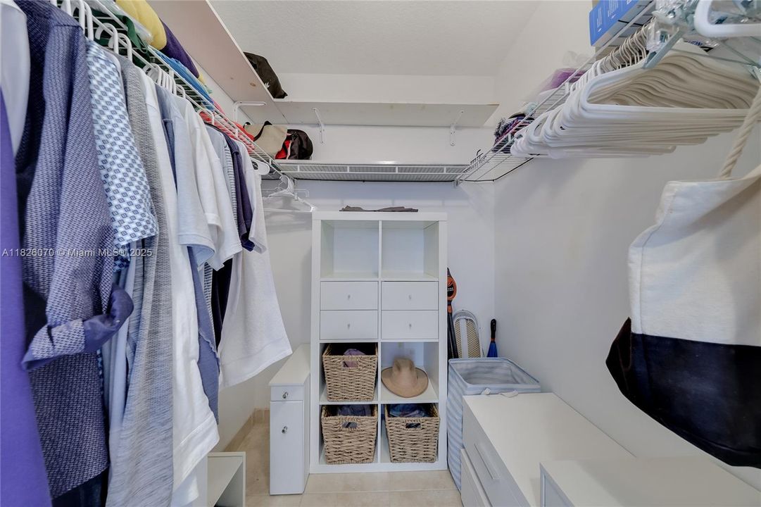 Под контрактом: $620,000 (1 спален, 1 ванн, 686 Квадратных фут)