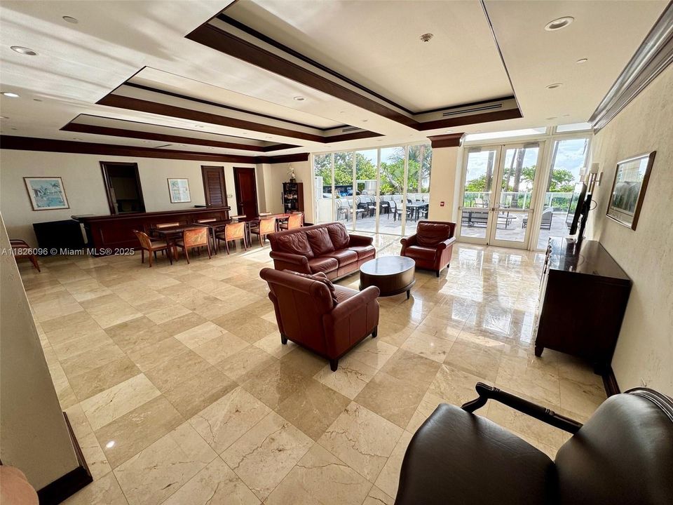 For Sale: $1,149,000 (2 beds, 2 baths, 1740 Square Feet)