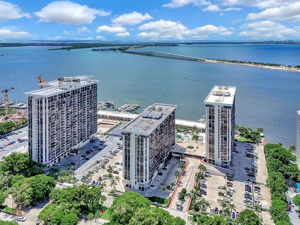 For Sale: $739,000 (2 beds, 2 baths, 1615 Square Feet)