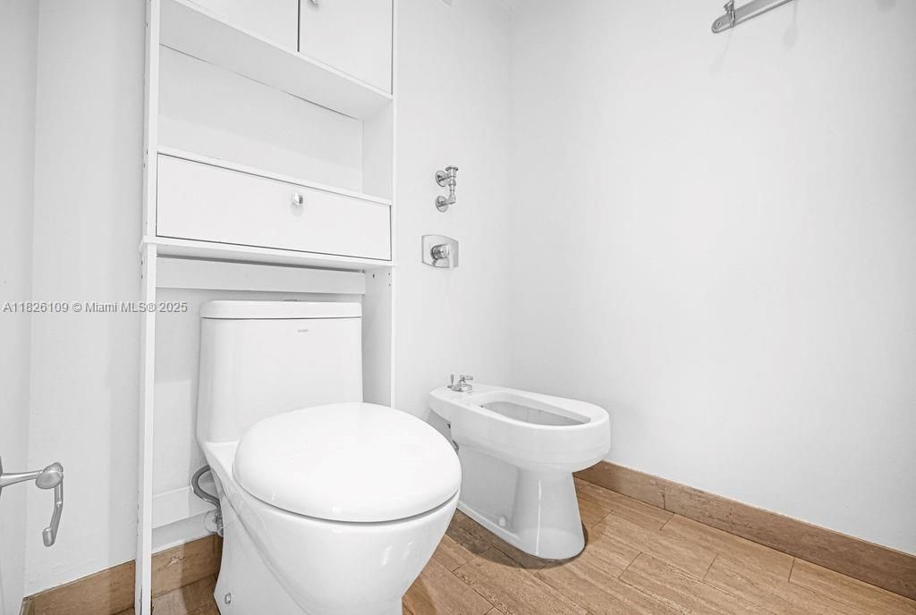 For Sale: $739,000 (2 beds, 2 baths, 1615 Square Feet)