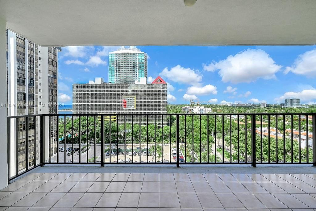 For Sale: $739,000 (2 beds, 2 baths, 1615 Square Feet)