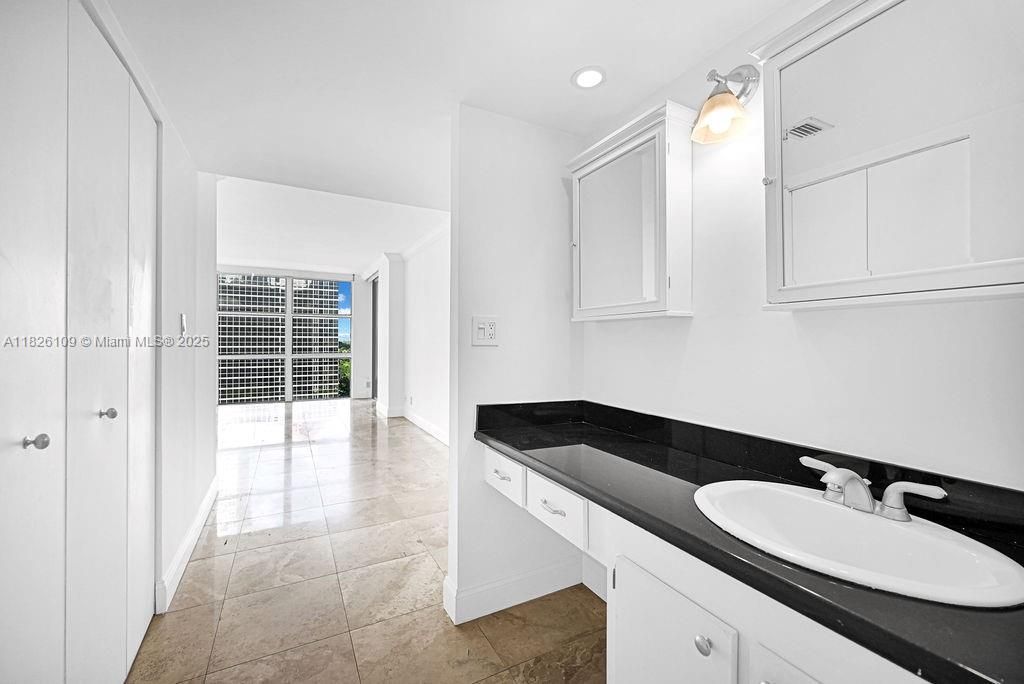 For Sale: $739,000 (2 beds, 2 baths, 1615 Square Feet)