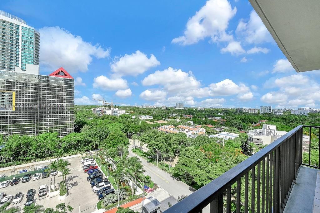 For Sale: $739,000 (2 beds, 2 baths, 1615 Square Feet)