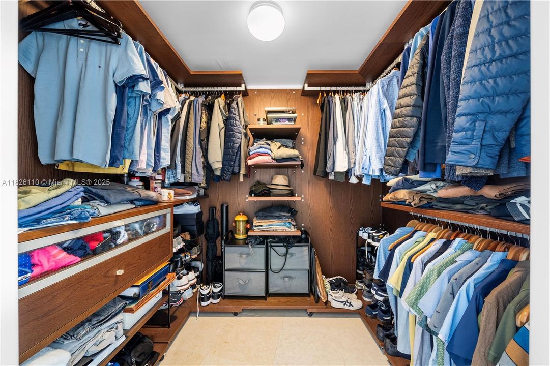 En Venta: $2,695,000 (2 camas, 2 baños, 1750 Pies cuadrados)