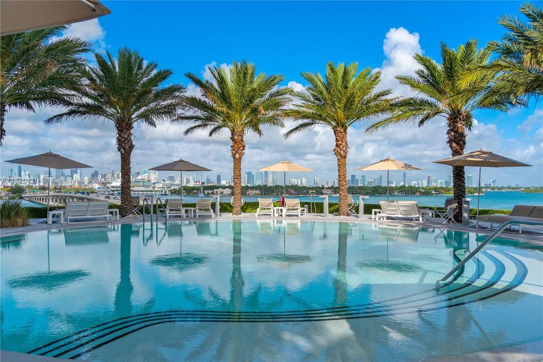 En Venta: $2,695,000 (2 camas, 2 baños, 1750 Pies cuadrados)