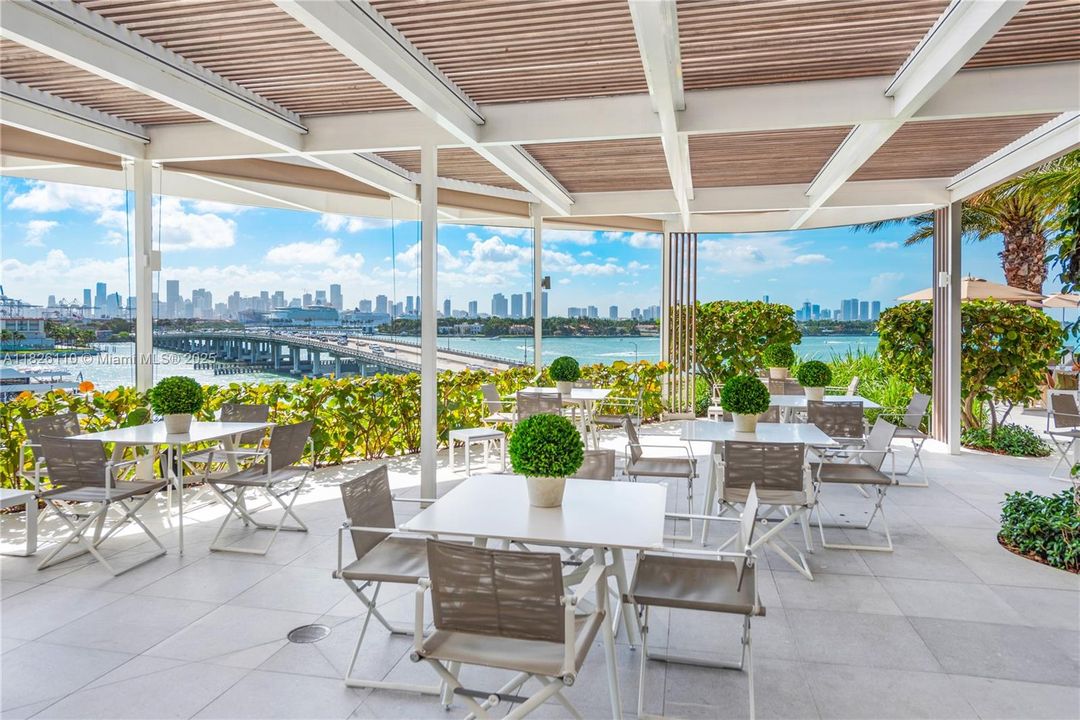 En Venta: $2,695,000 (2 camas, 2 baños, 1750 Pies cuadrados)