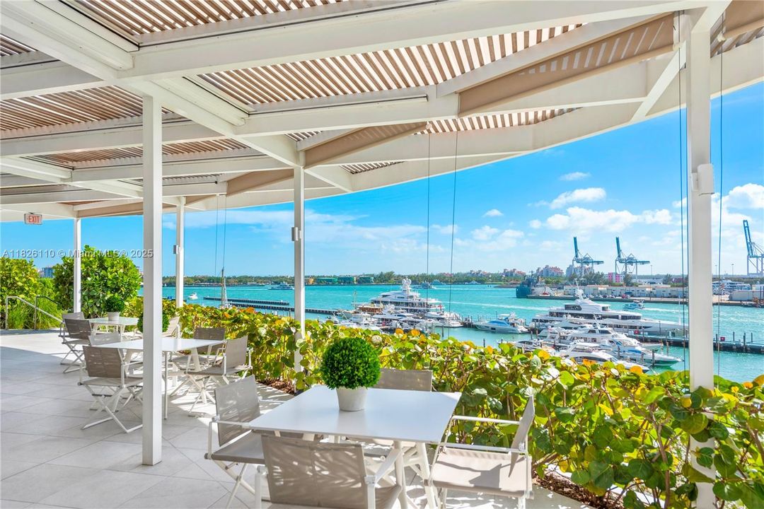 En Venta: $2,695,000 (2 camas, 2 baños, 1750 Pies cuadrados)