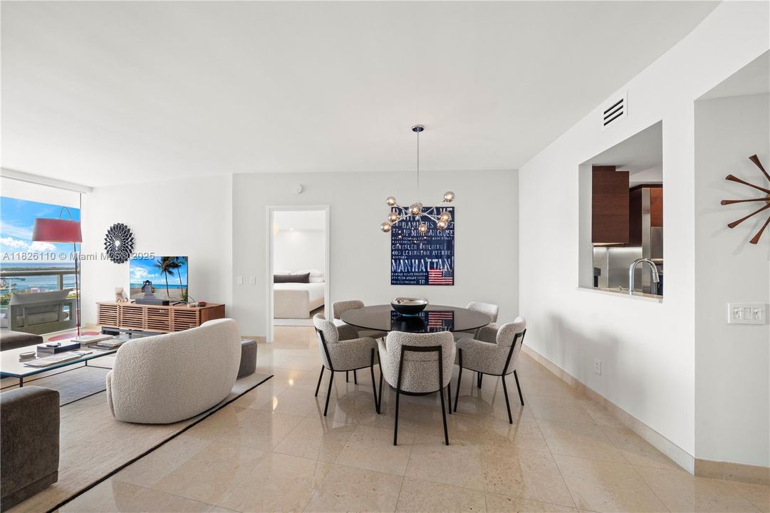 En Venta: $2,695,000 (2 camas, 2 baños, 1750 Pies cuadrados)