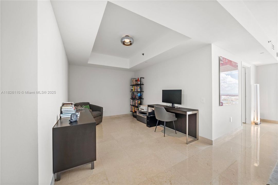 En Venta: $2,695,000 (2 camas, 2 baños, 1750 Pies cuadrados)