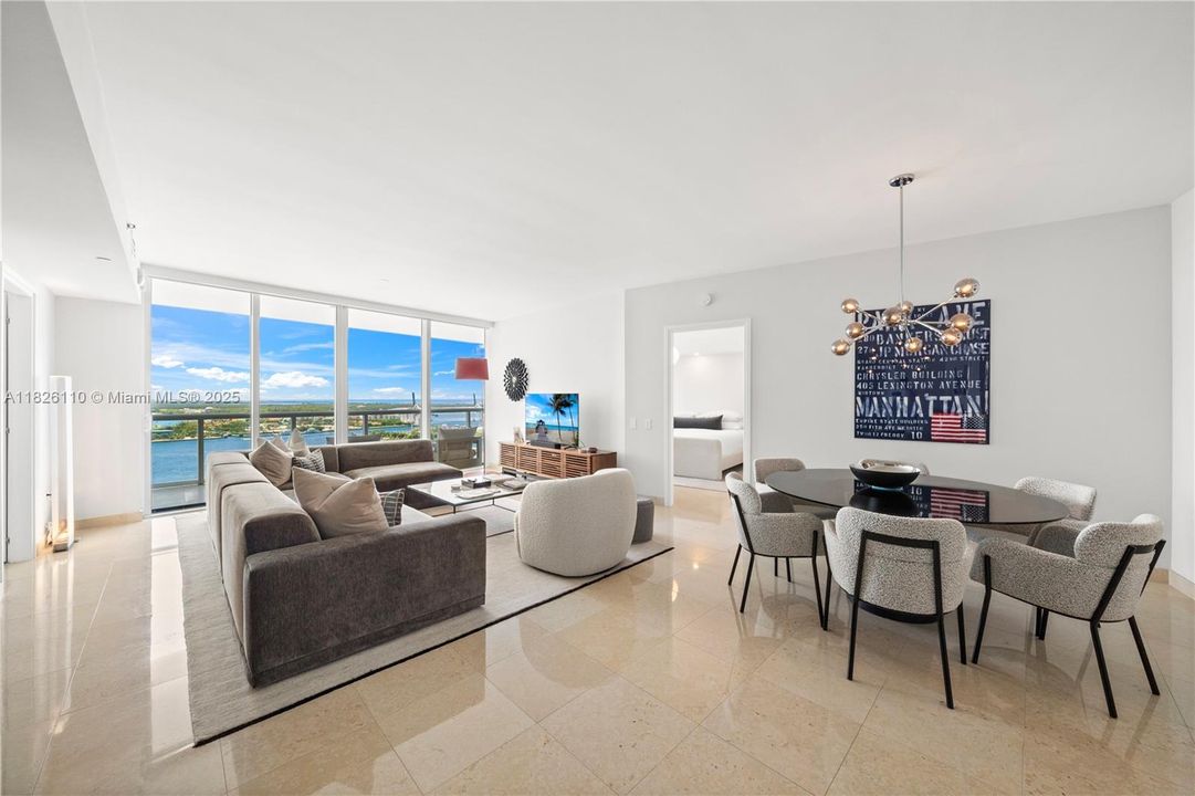 En Venta: $2,695,000 (2 camas, 2 baños, 1750 Pies cuadrados)