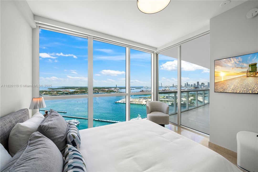 En Venta: $2,695,000 (2 camas, 2 baños, 1750 Pies cuadrados)