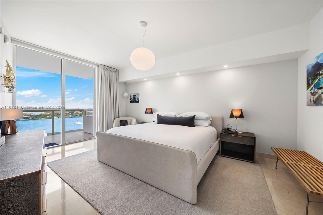 En Venta: $2,695,000 (2 camas, 2 baños, 1750 Pies cuadrados)