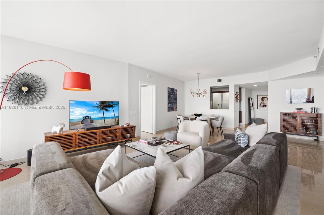 En Venta: $2,695,000 (2 camas, 2 baños, 1750 Pies cuadrados)