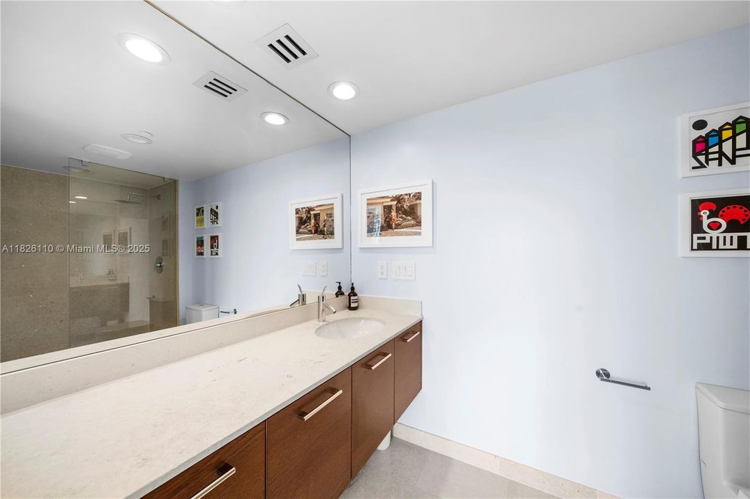 En Venta: $2,695,000 (2 camas, 2 baños, 1750 Pies cuadrados)