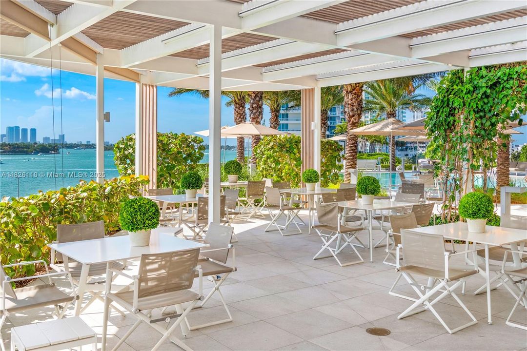 En Venta: $2,695,000 (2 camas, 2 baños, 1750 Pies cuadrados)