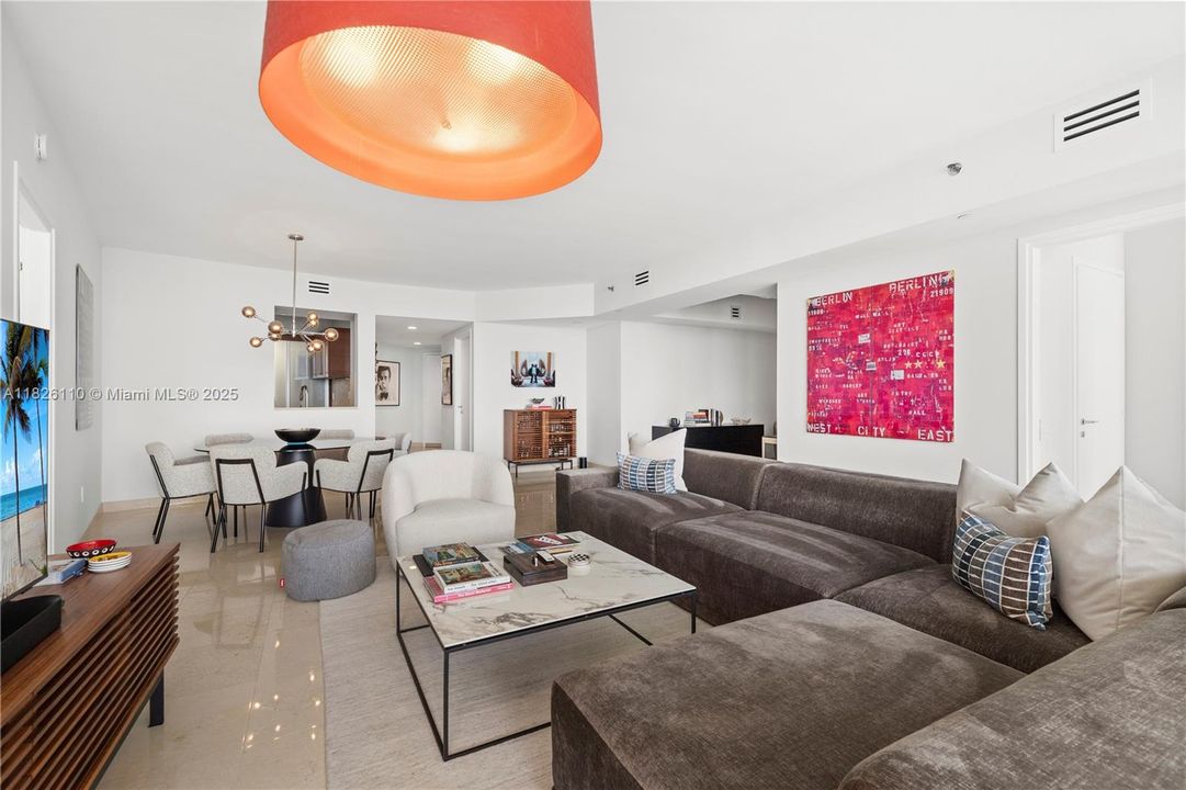 En Venta: $2,695,000 (2 camas, 2 baños, 1750 Pies cuadrados)