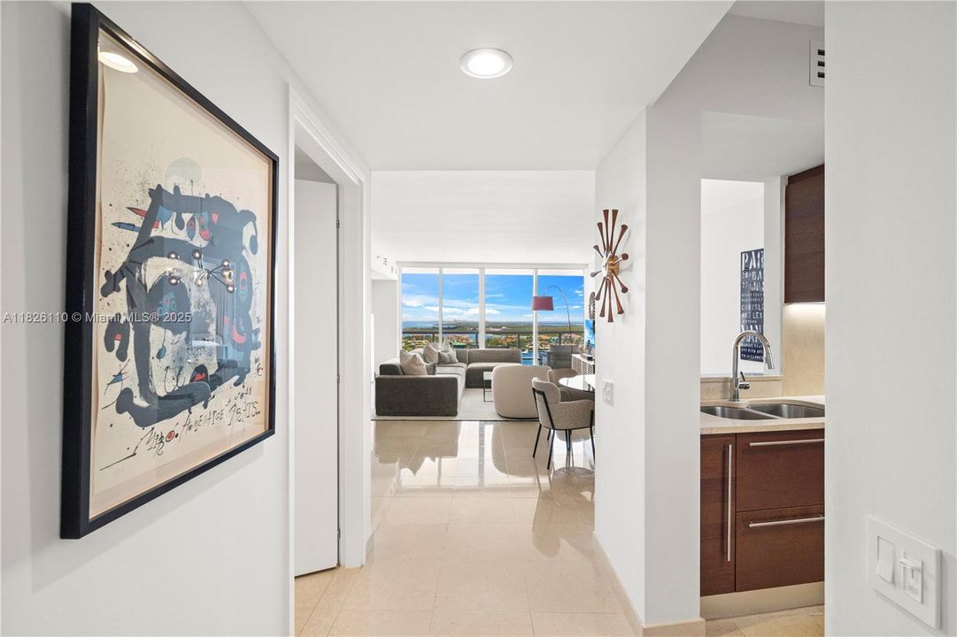 En Venta: $2,695,000 (2 camas, 2 baños, 1750 Pies cuadrados)