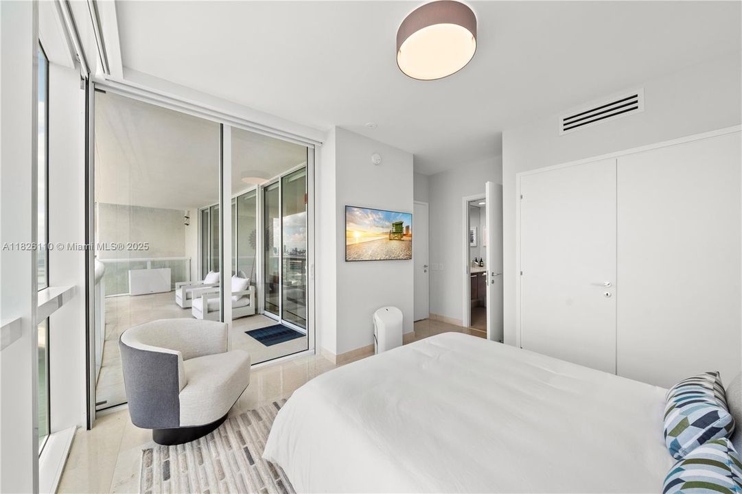 En Venta: $2,695,000 (2 camas, 2 baños, 1750 Pies cuadrados)