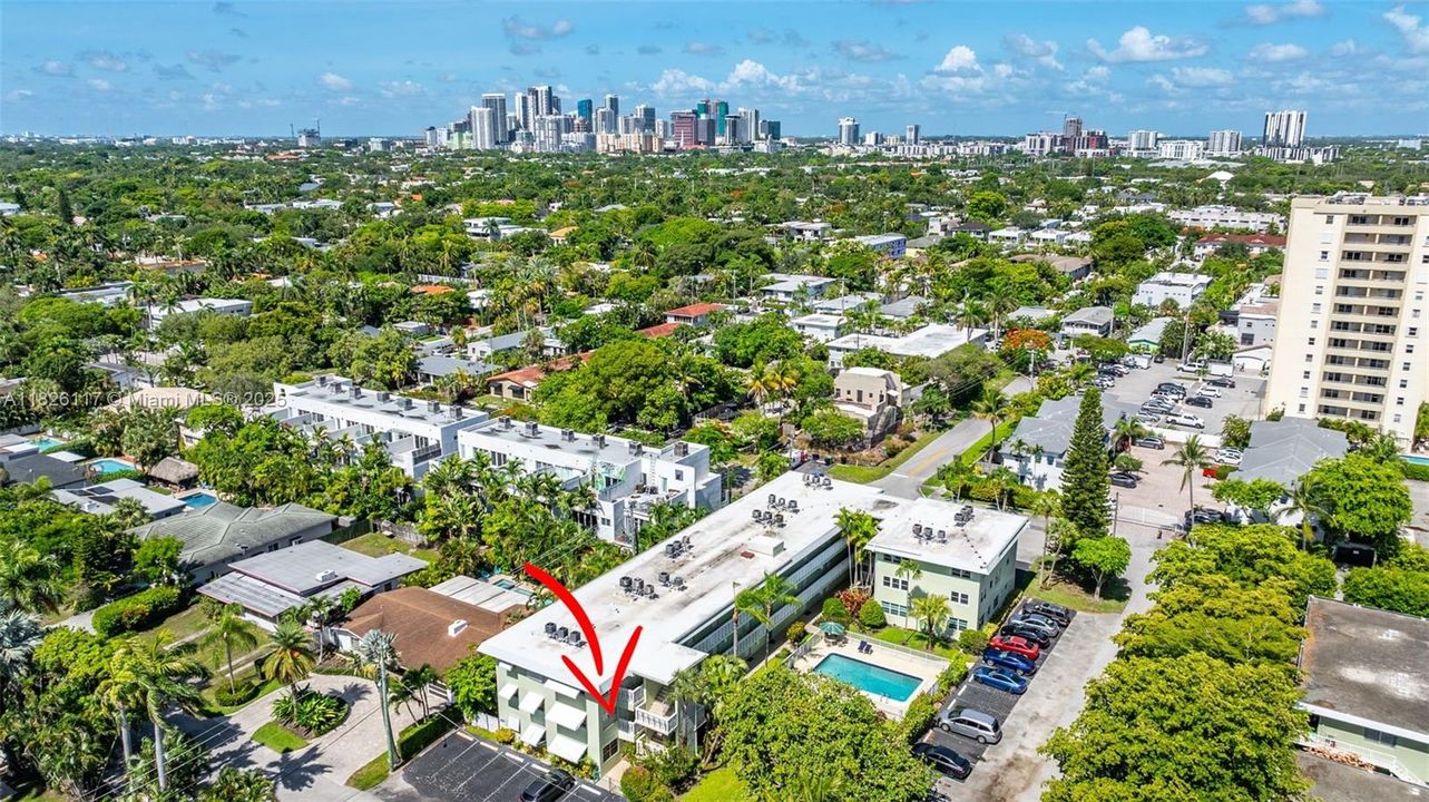 На продажу: $235,000 (2 спален, 2 ванн, 800 Квадратных фут)