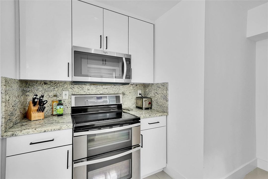 Recently Sold: $1,849,000 (3 beds, 3 baths, 1702 Square Feet)