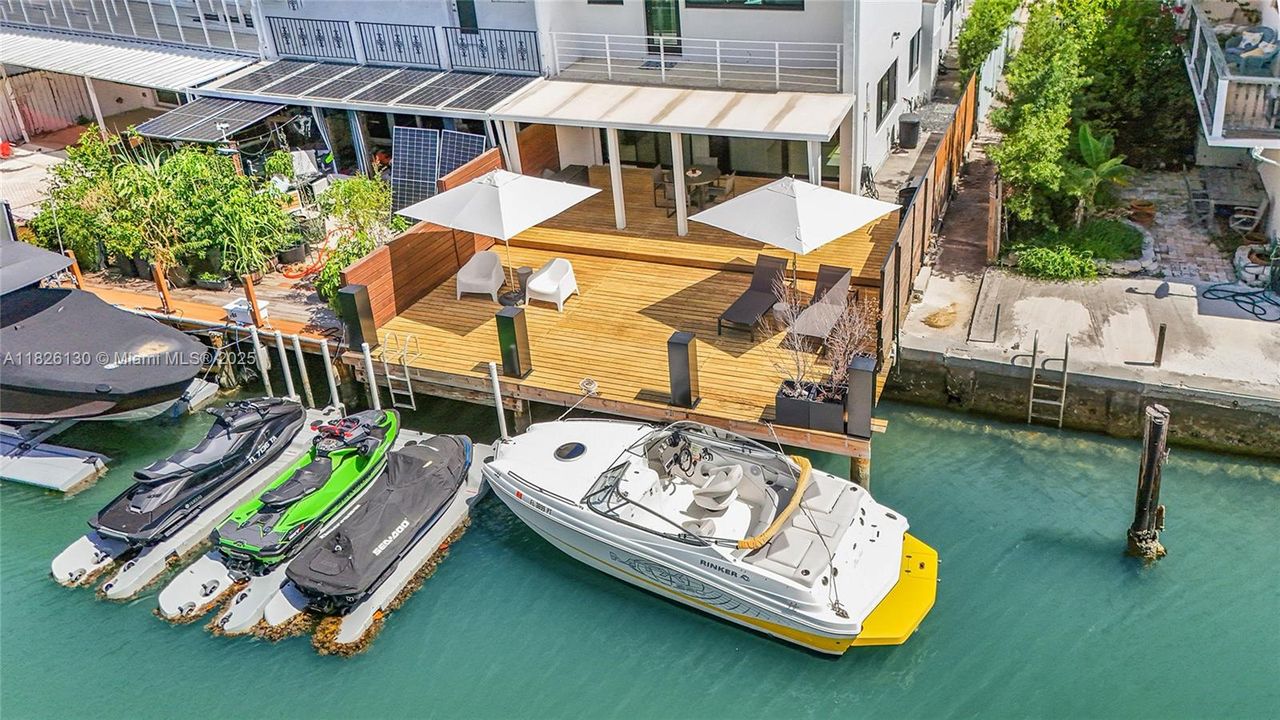 Recently Sold: $1,849,000 (3 beds, 3 baths, 1702 Square Feet)