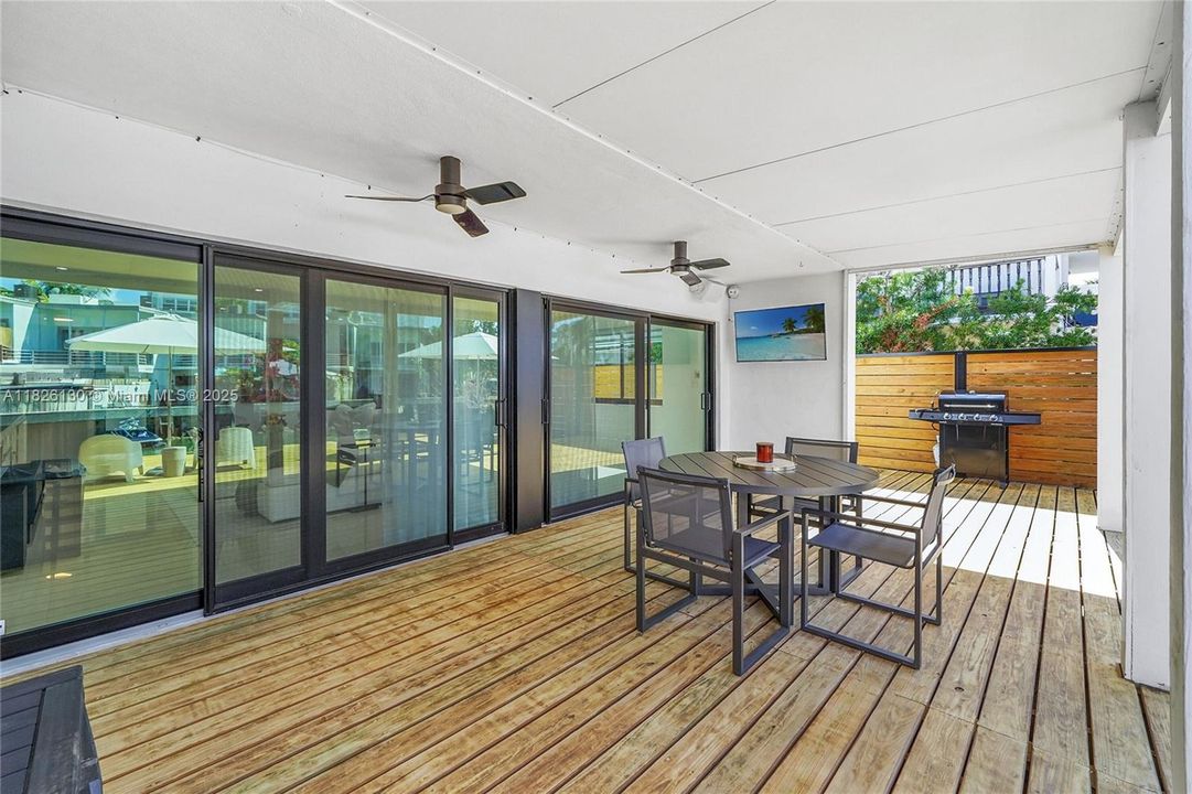 Recently Sold: $1,849,000 (3 beds, 3 baths, 1702 Square Feet)