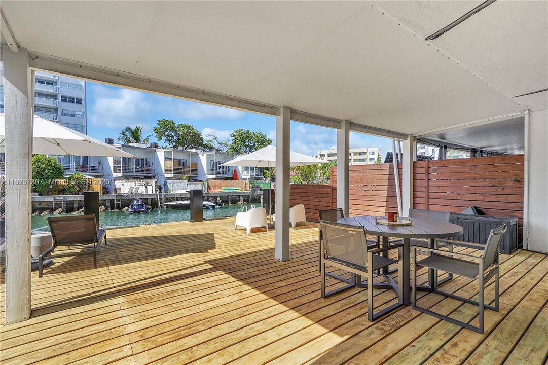 Recently Sold: $1,849,000 (3 beds, 3 baths, 1702 Square Feet)