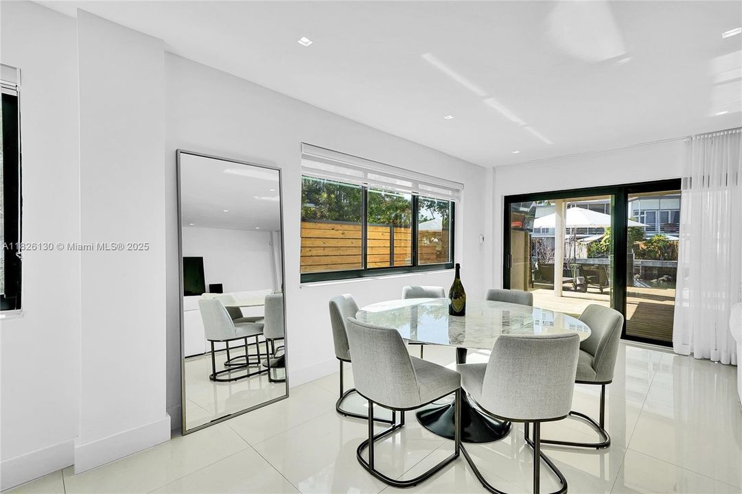 Recently Sold: $1,849,000 (3 beds, 3 baths, 1702 Square Feet)