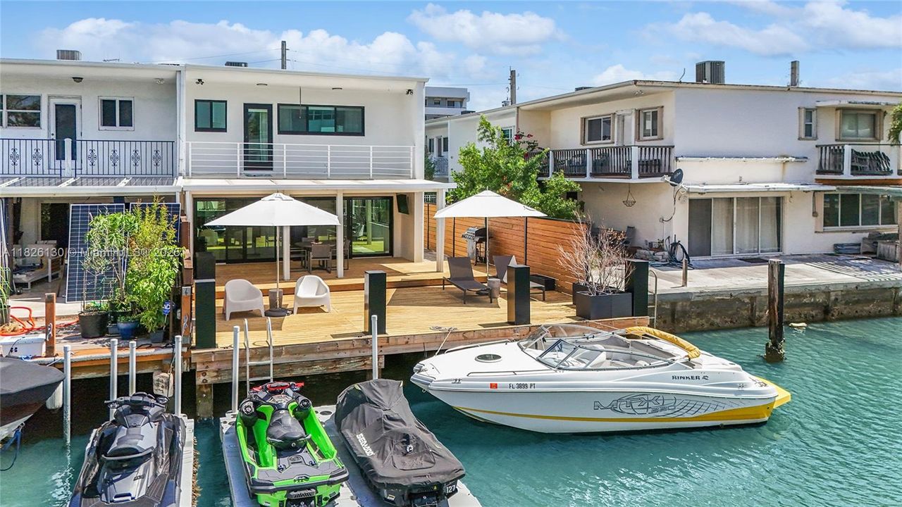 Recently Sold: $1,849,000 (3 beds, 3 baths, 1702 Square Feet)