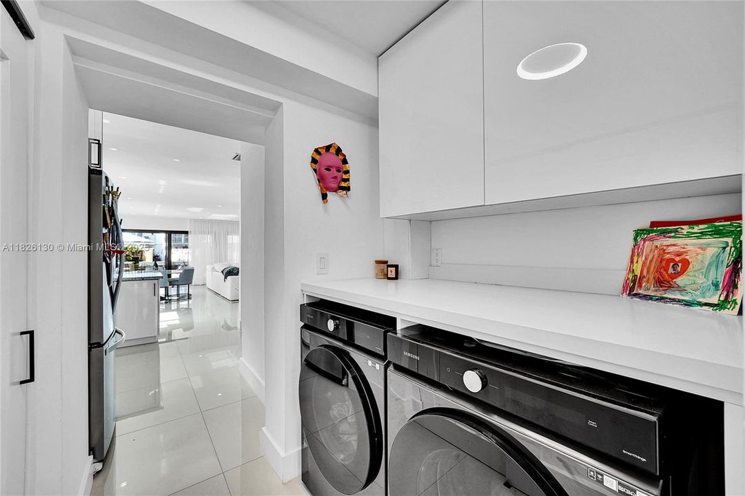 Recently Sold: $1,849,000 (3 beds, 3 baths, 1702 Square Feet)