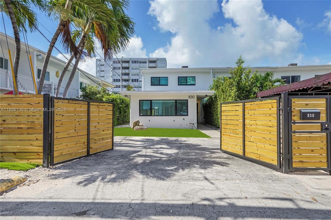 Recently Sold: $1,849,000 (3 beds, 3 baths, 1702 Square Feet)