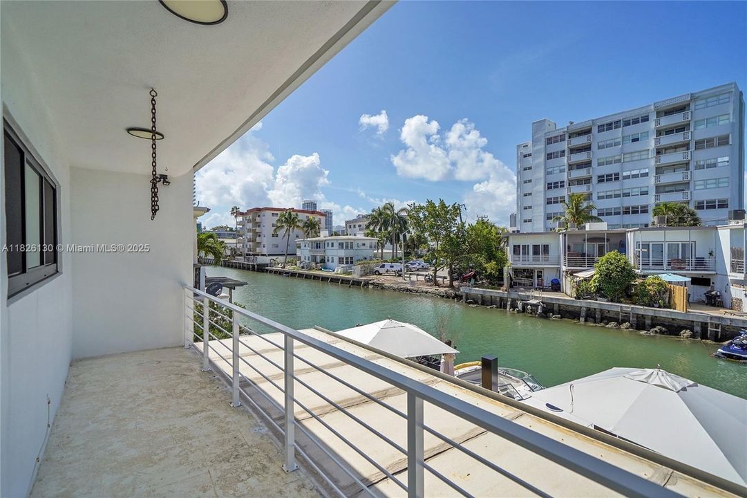 Recently Sold: $1,849,000 (3 beds, 3 baths, 1702 Square Feet)