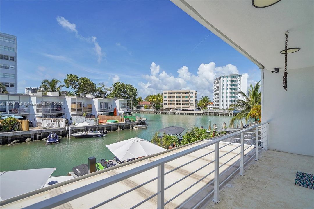 Recently Sold: $1,849,000 (3 beds, 3 baths, 1702 Square Feet)