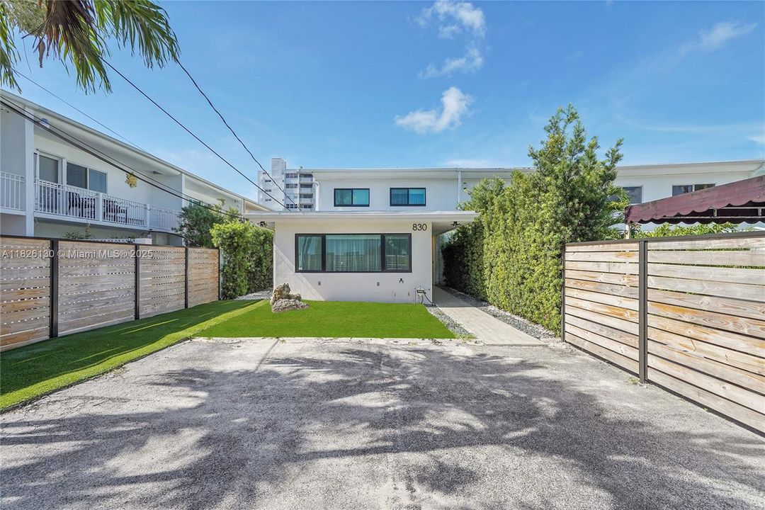 Recently Sold: $1,849,000 (3 beds, 3 baths, 1702 Square Feet)