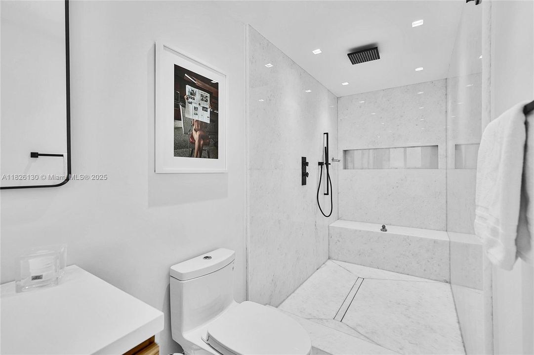 Recently Sold: $1,849,000 (3 beds, 3 baths, 1702 Square Feet)