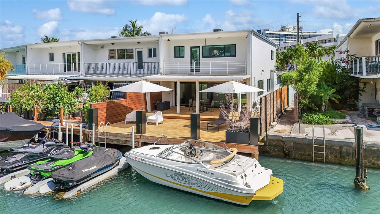 Recently Sold: $1,849,000 (3 beds, 3 baths, 1702 Square Feet)